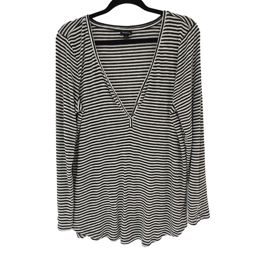 Torrid Size 1 Medium Size 8 Black White Long Sleeve V‎ neck Nautical #766